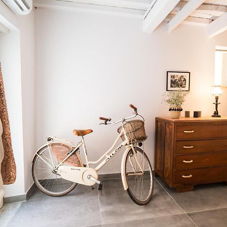 Saliscendi Apartment Pietrasanta Bagian luar foto