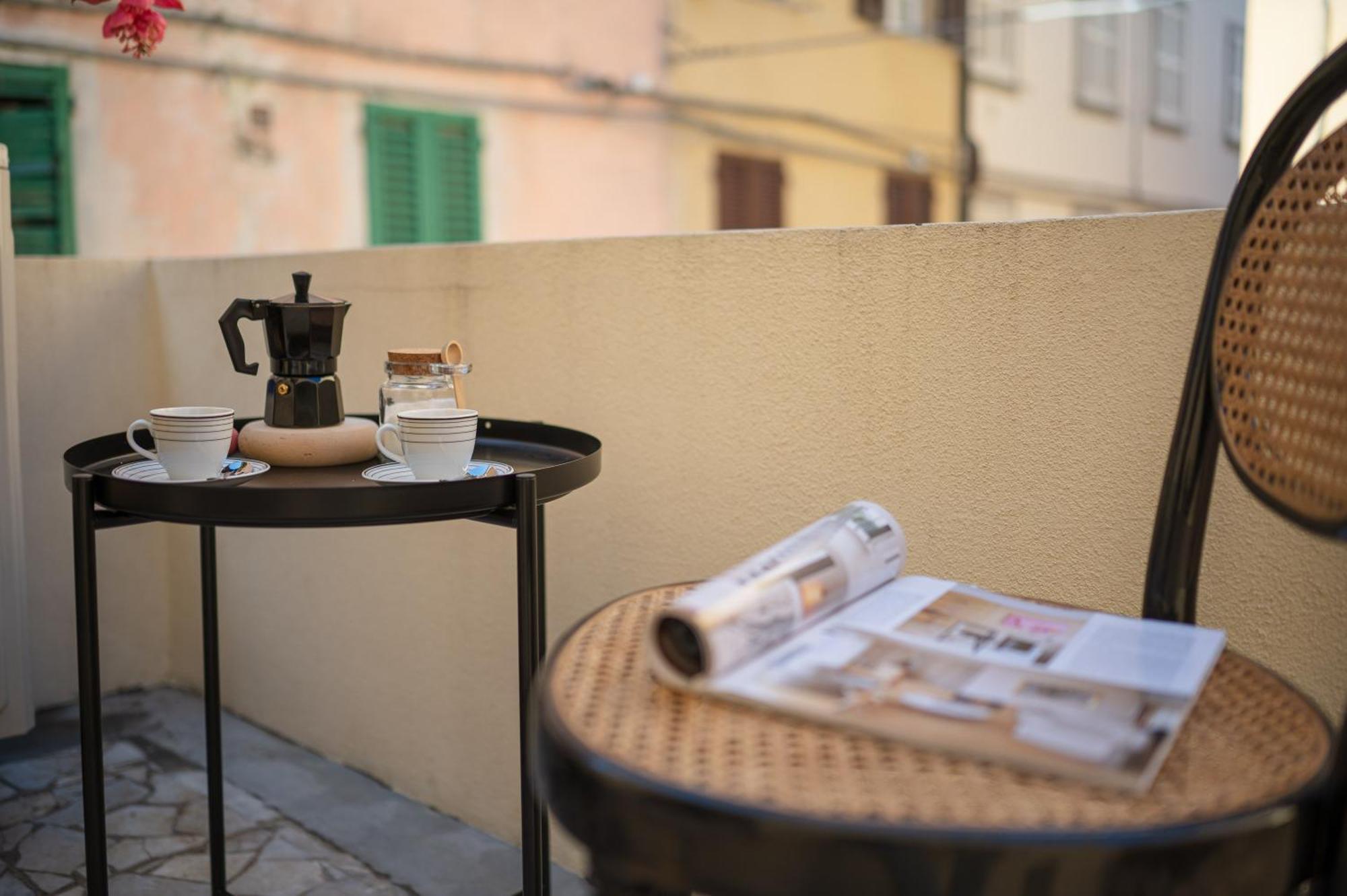 Saliscendi Apartment Pietrasanta Bagian luar foto